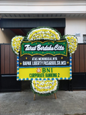 Papan Bunga Duka di Sumur Bandung