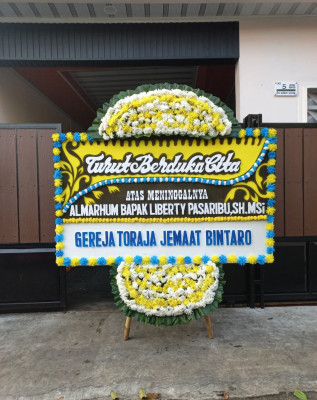 Papan Bunga Duka di Sumur Bandung