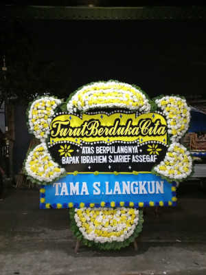 Papan Bunga Duka di Sumur Bandung