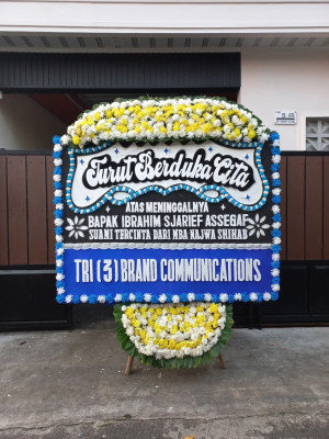 Papan Bunga Duka di Sumur Bandung